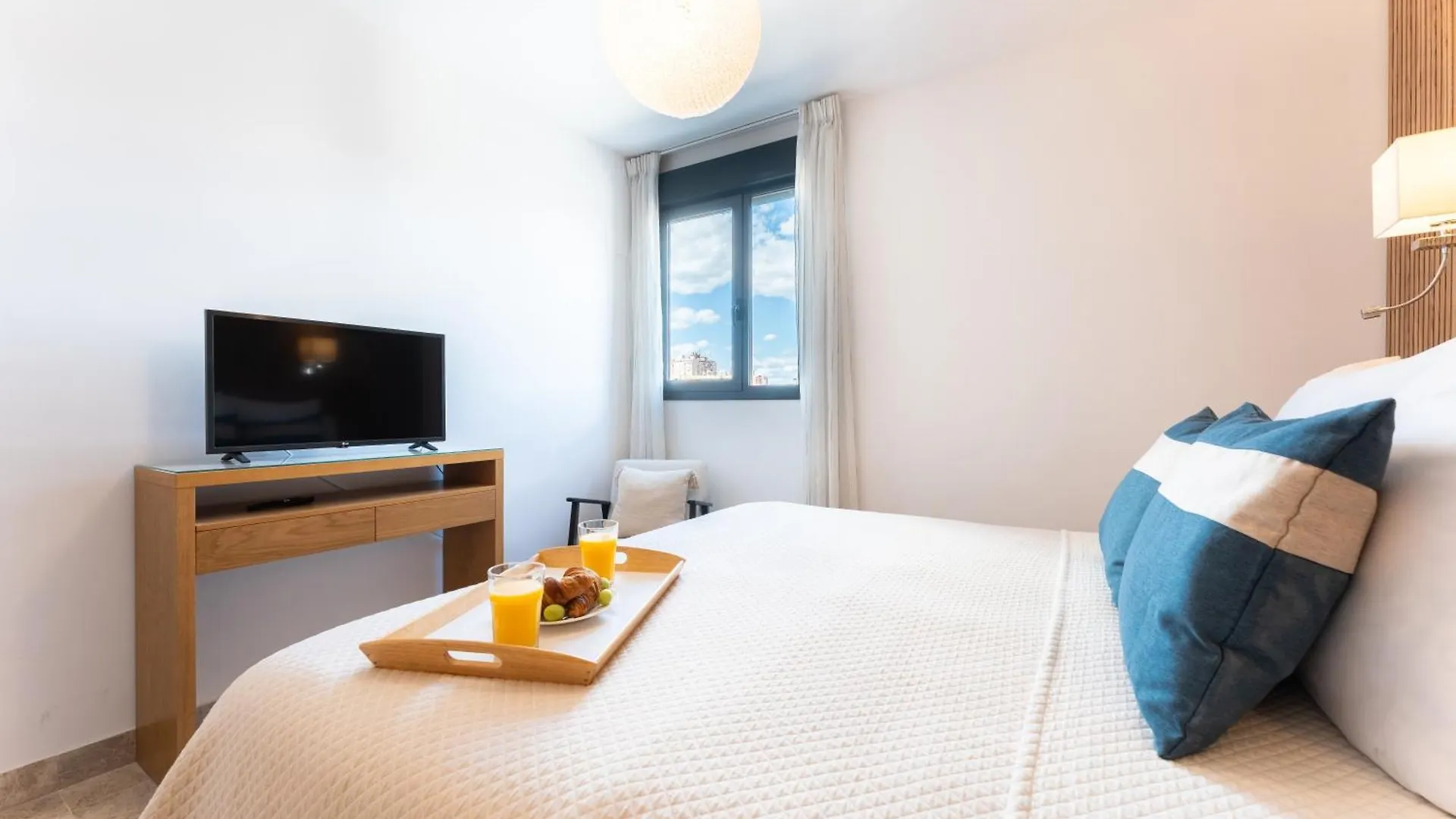 Maria Zambrano City Center & Parking Malaga 0*,  Hiszpania