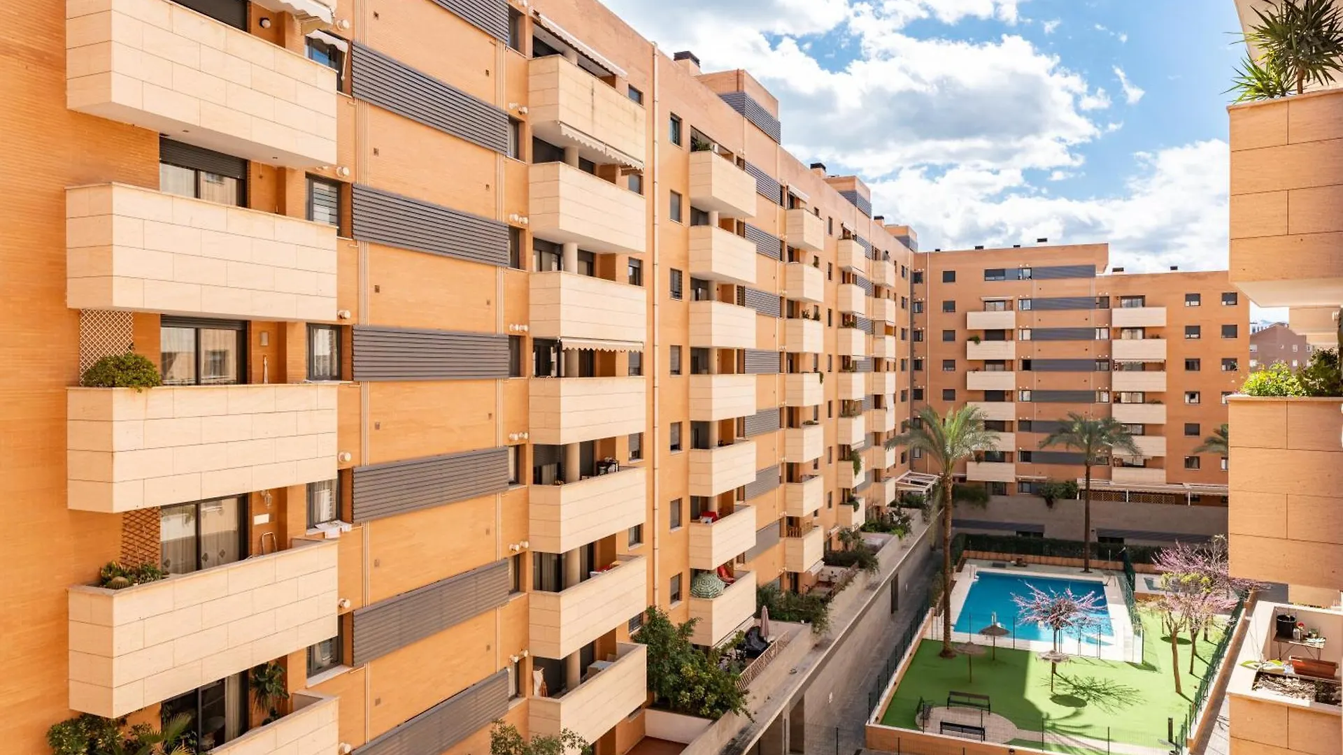 Maria Zambrano City Center & Parking 马拉加 0*,